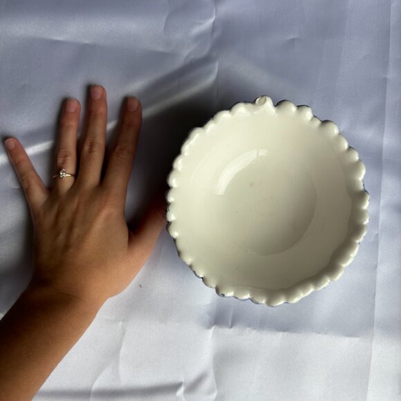 Violet Flower Ceramic Bowl - Picture 5 of 5